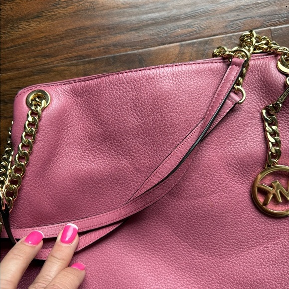 Michael Kors Mauve Jet Set Large Leather Tote with Gold Chain Strap - Picture 6 of 11